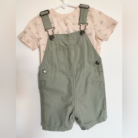 Adorable baby boy outfit like new - Picture 1 of 3